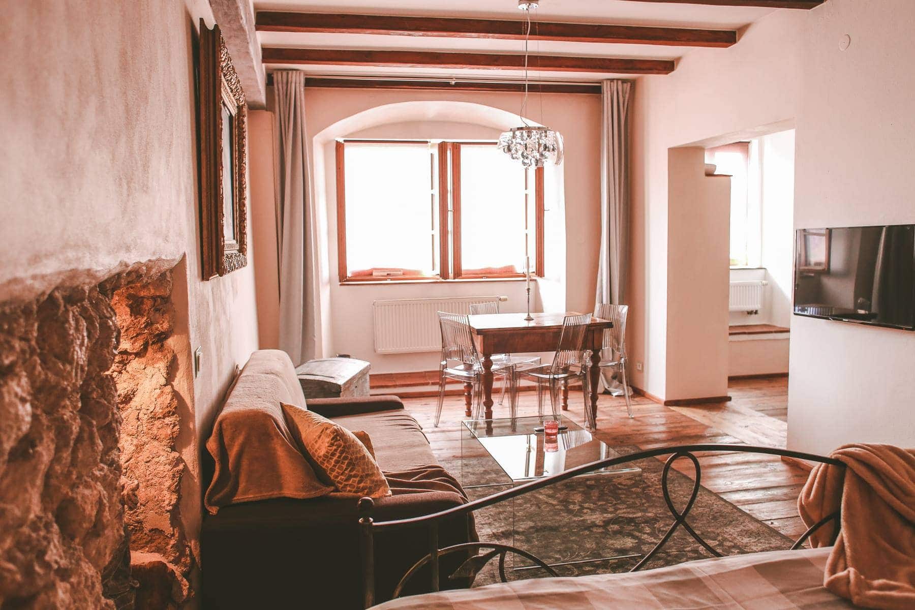 Pokud si netroufáte na temný sklepní apartmán, můžete si vybrat ze dvou dalších