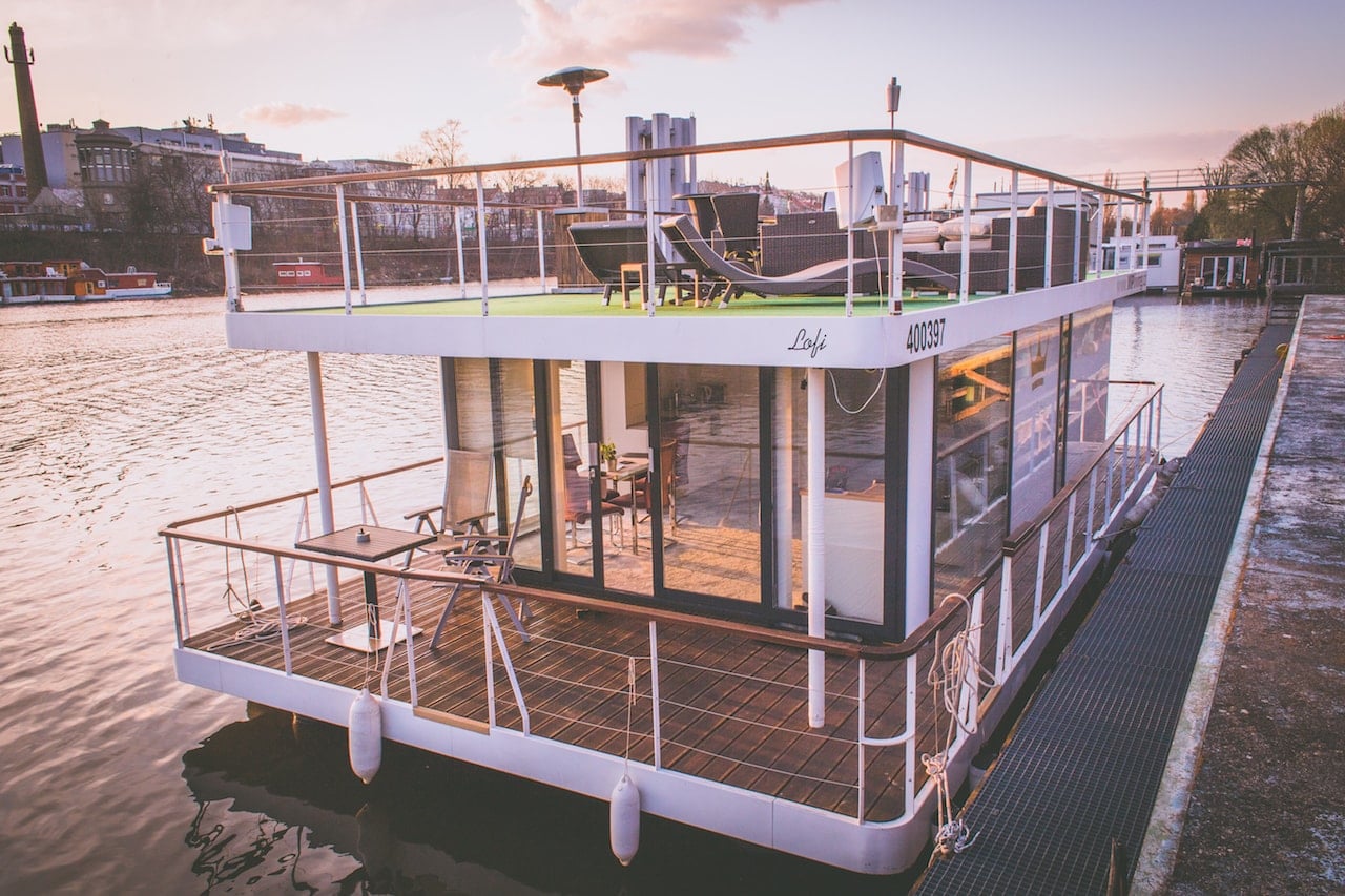 VIP living houseboat