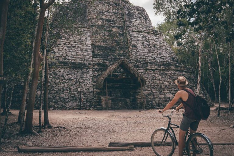 kleine Pyramide in den Maya-Ruinen von Cobá