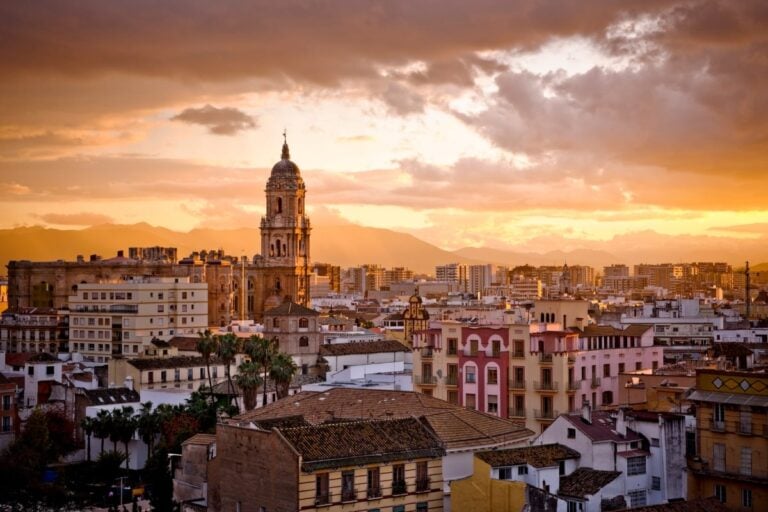 Urlaub Málaga: 11 Tipps, was man in Málaga sehen kann + die schönsten Strände