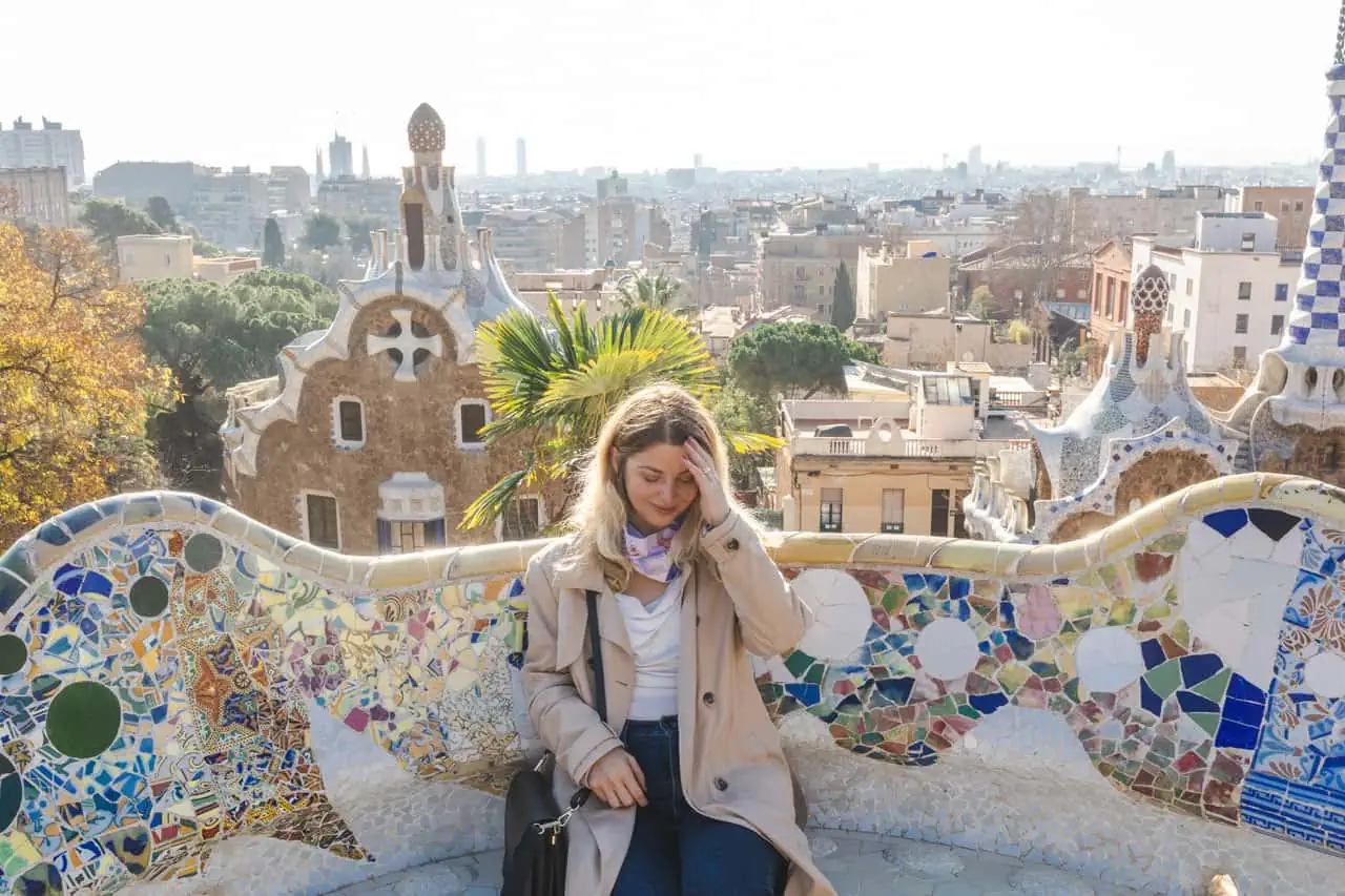 Mozaikové terasy v Park Güell v Barceloně