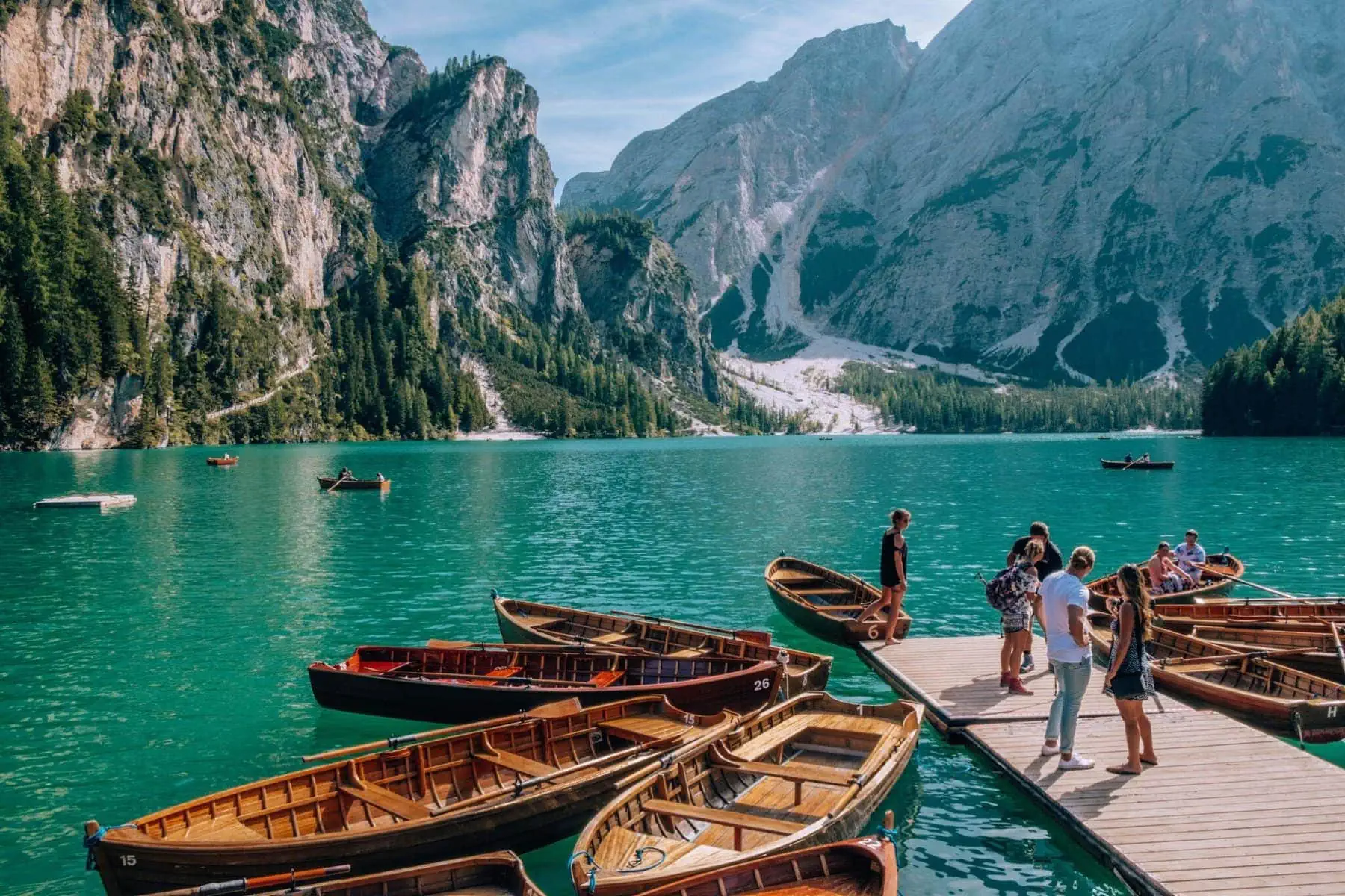 Barcas de madera en el Lago di Braies