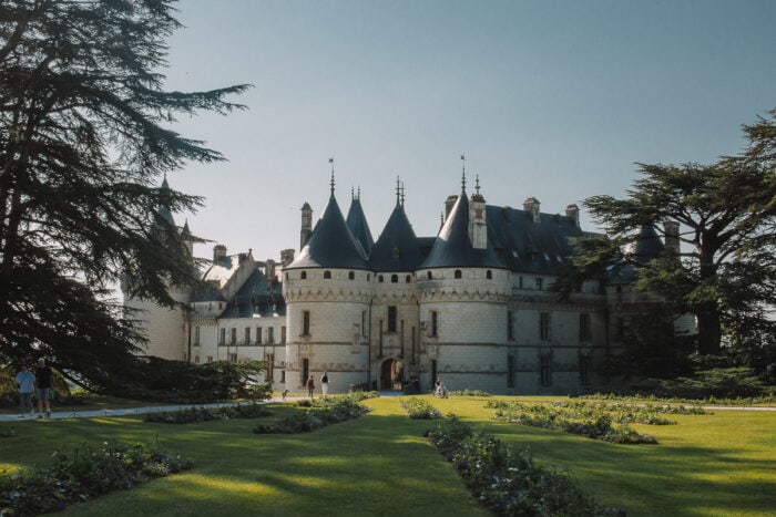 Chaumont Castle is famous for its garden festival. We also recommend going to this castle first thing in the morning