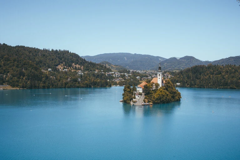 Bledské jezero a ostrov s kostelem