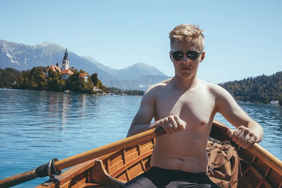 Jezero Bled s ostrůvkem a kostelíkem