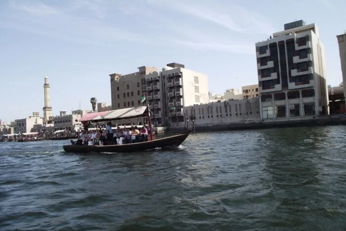 Dovolenka v Dubaji: 30 skvelých tipov, čo vidieť + tipy na rodinné hotely 12 Jazda loďou Abra