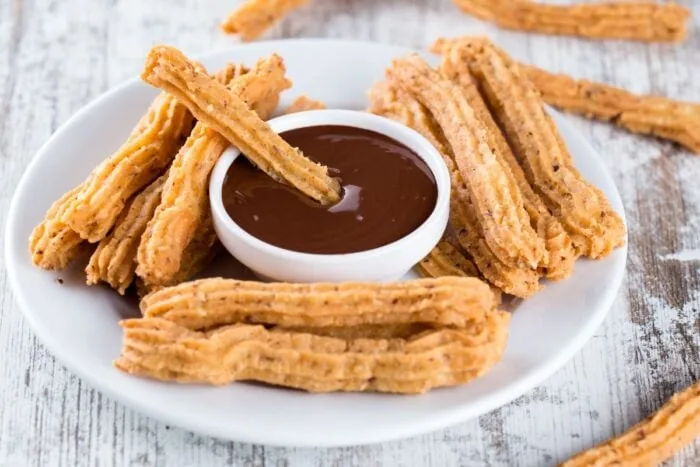 Churros con Chocolate – churros s čokoládou je typický španělský dezert