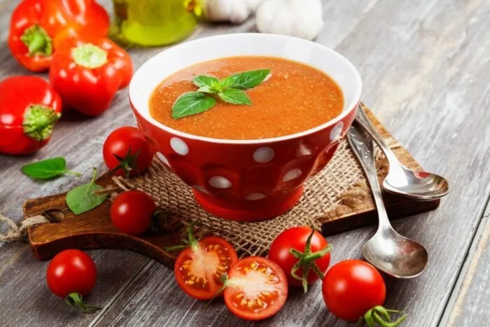 Tradiční jídlo v Andalusii – polévka gazpacho