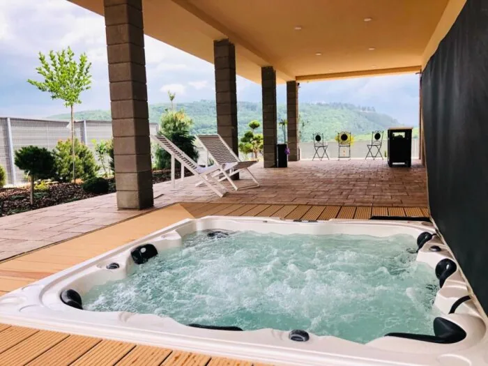 Luxury Spa Villa s vířivkou na terase