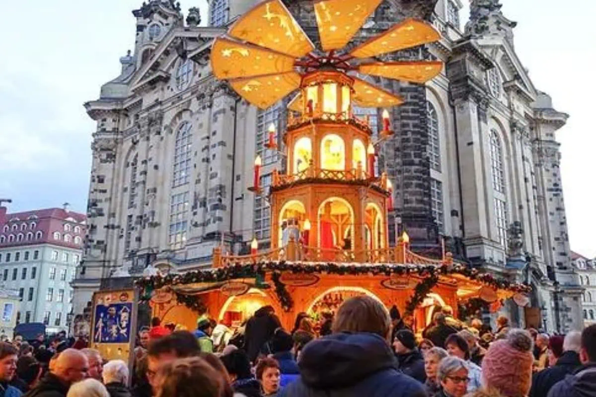 Christmas market at the Frauenkirche in Dresden