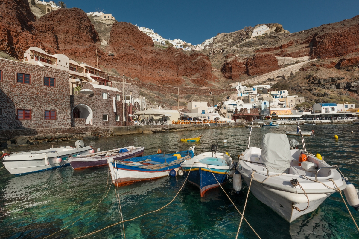 Ammoudi Bay gehört zu den schönsten Orten auf Santorin