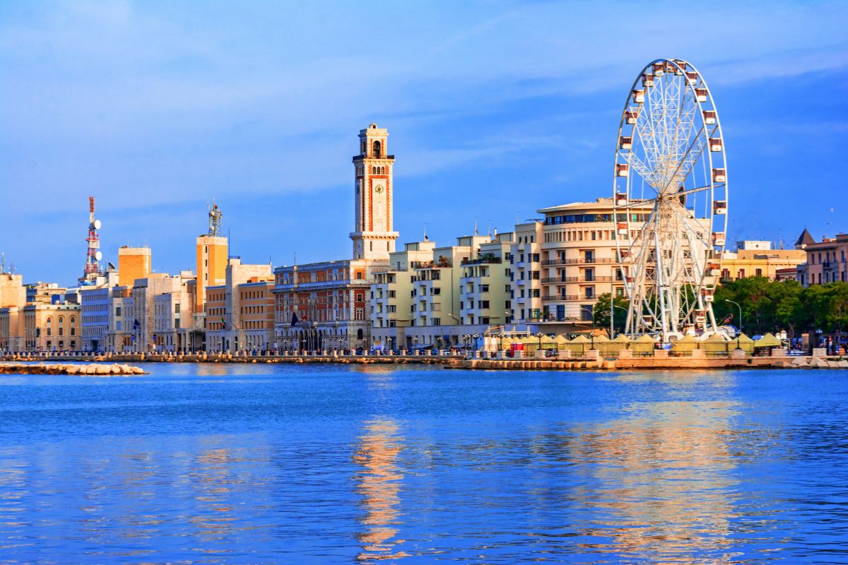 Co vidět v Bari:  Blue Sky Wheel