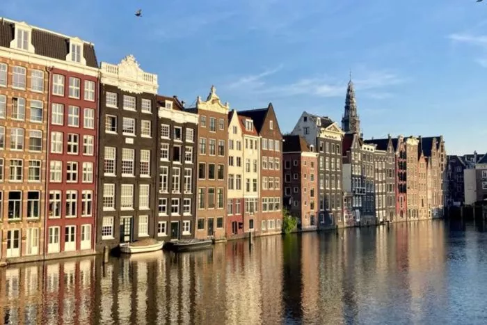 Avenida principal Damrak