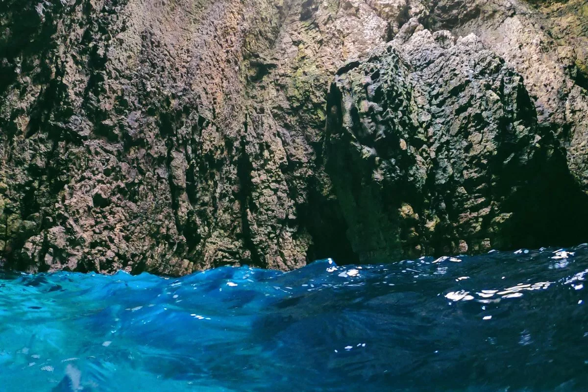 Jeskyně na Kolumbarice se dá proplavat a je to jedinečný zážitek.