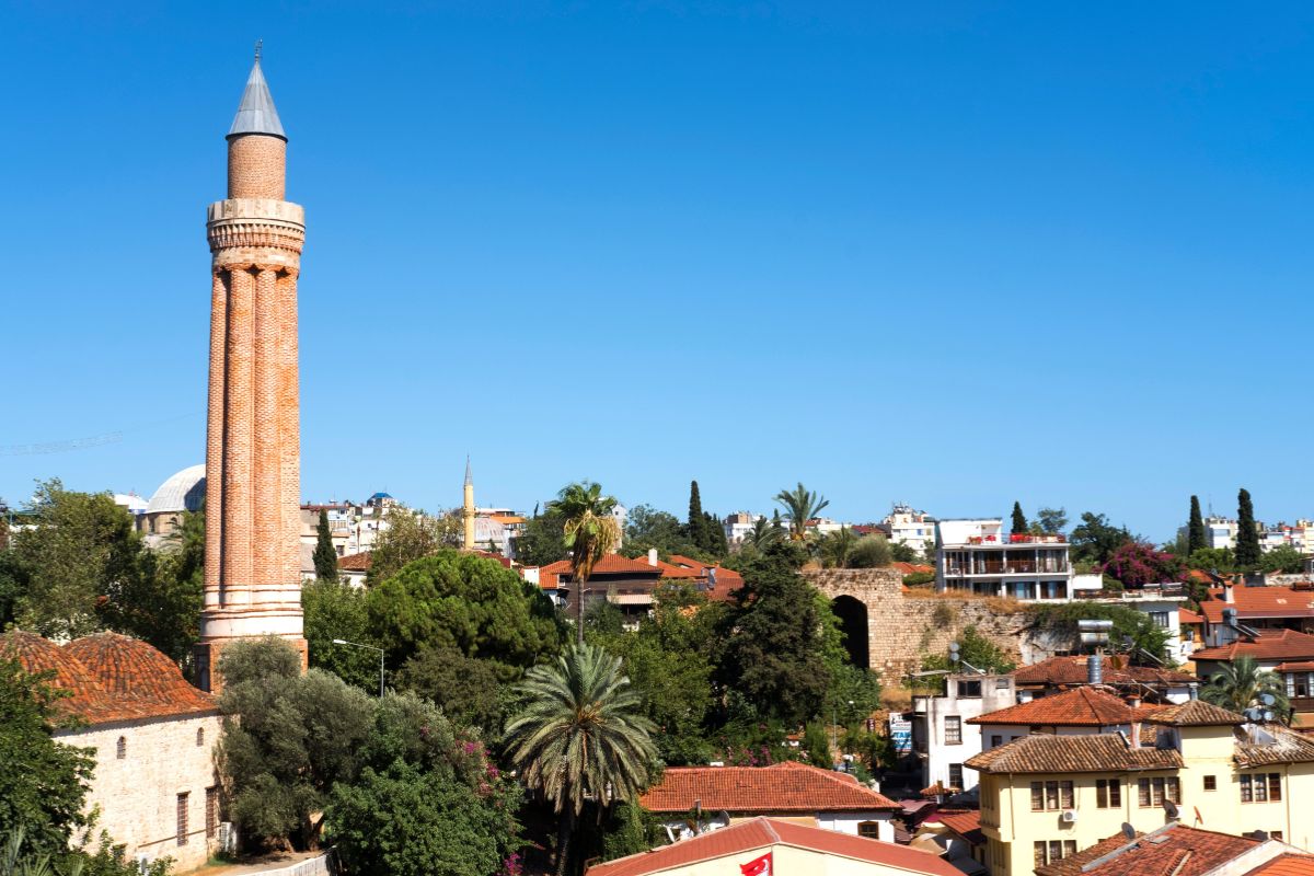 Minaret a mešita Yivli
