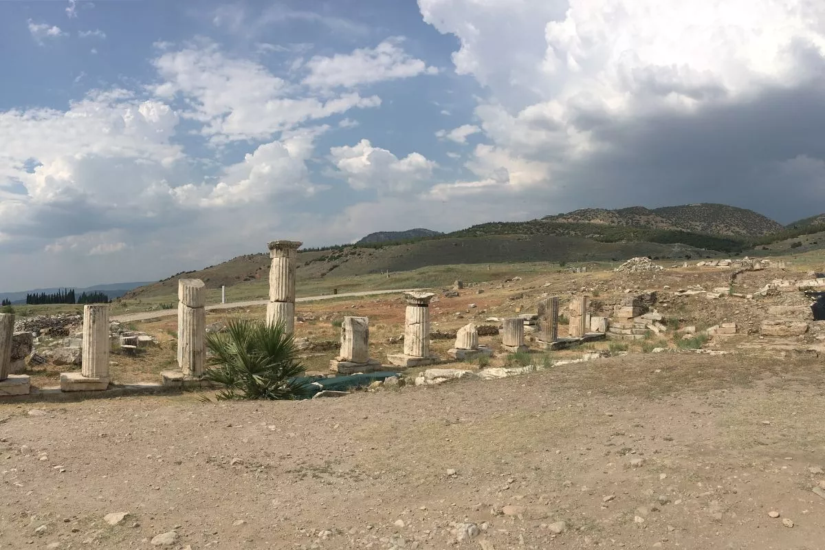 Pozůstatky z hlavní ulice města