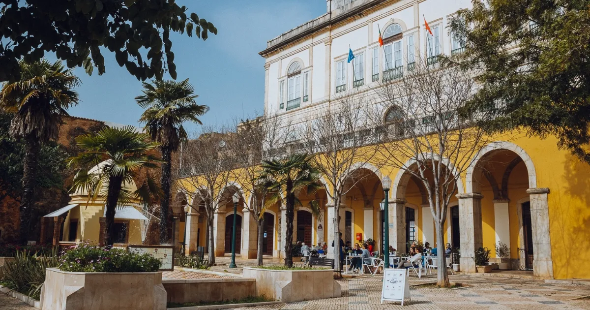 Aquí veníamos cada día a tomar café cuando vivíamos en Silves