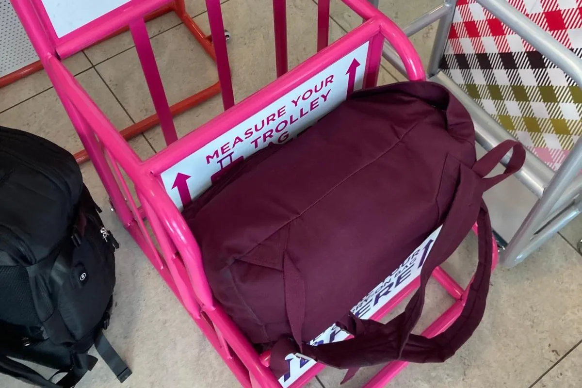 Klec na měření příručních zavazadel