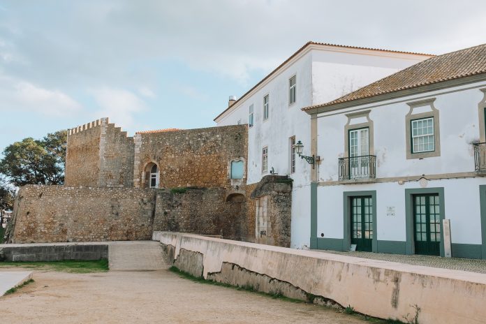 Hradby v Lagos - památky a tipy co vidět za zajímavosti