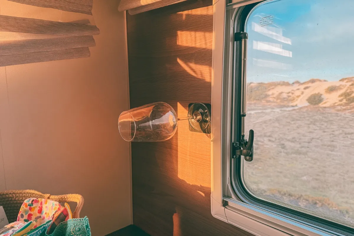 Recenze: Magnetické nádobí Silwy do campervanů a obytňáků + 10% sleva 4 Recenze magnetické nádobí Silwy