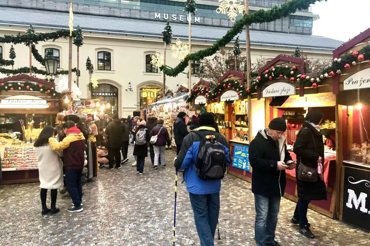 Vánoční trhy na náměstí republiky