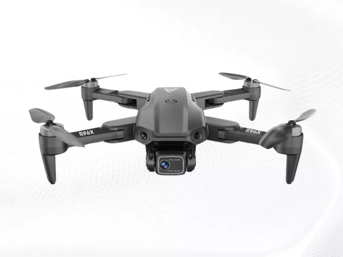 Recenze AERIUM R96X 4K Dual Camera GPS: Dron, který překvapí cenou i výkonem 1 AERIUM R96X 4K Dual Camera GPS zepredu