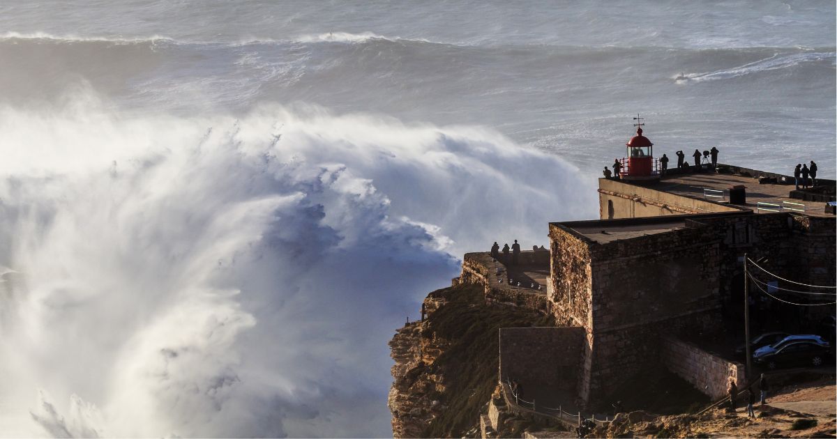 Obrovské vlny v Nazaré