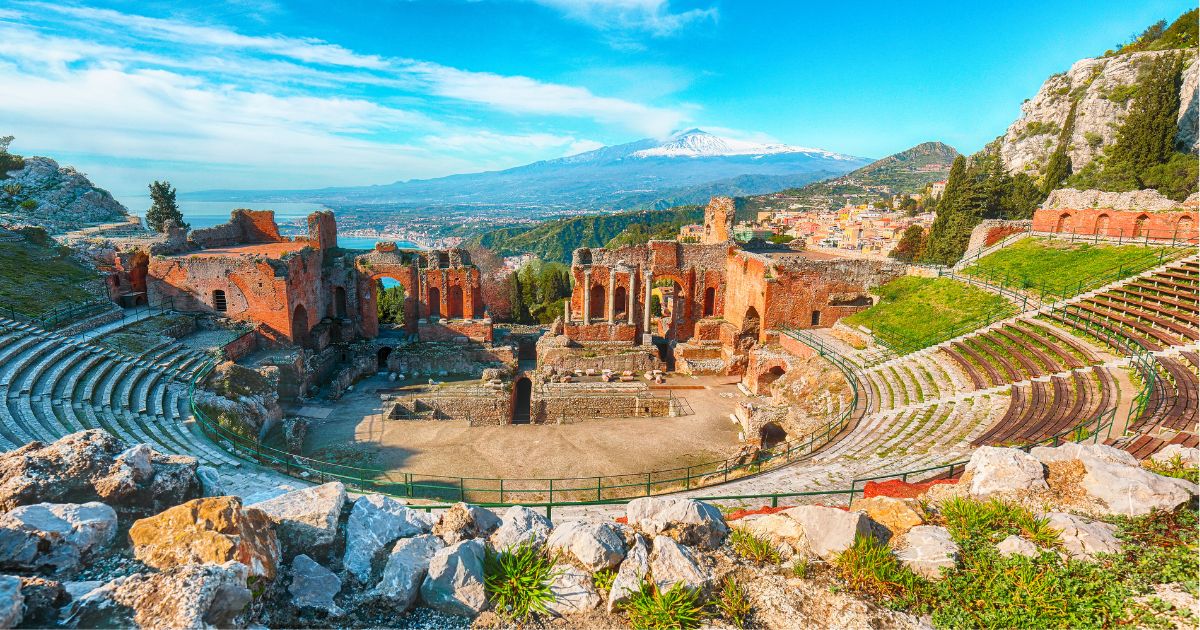 Teatro Antico di Taormina (lokace z druhé řady White Lotus)