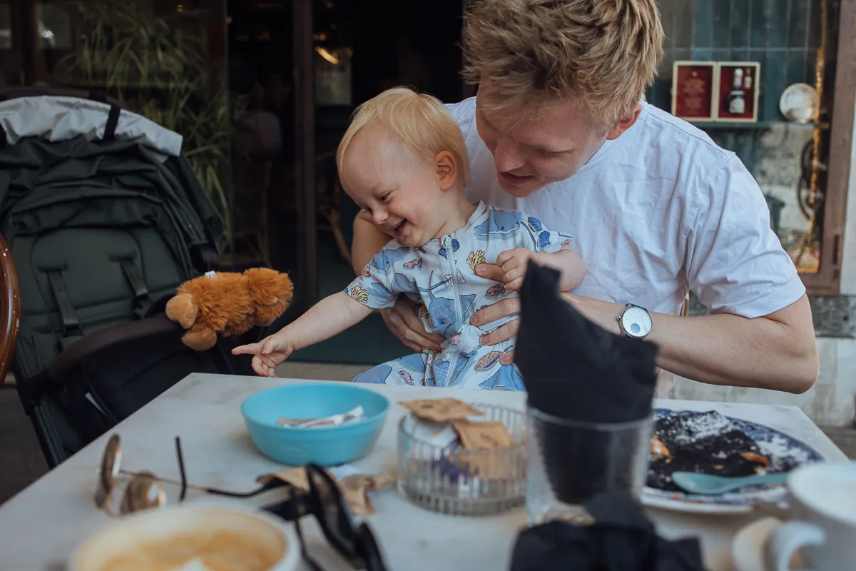 Kávička na náměstí v Modeně