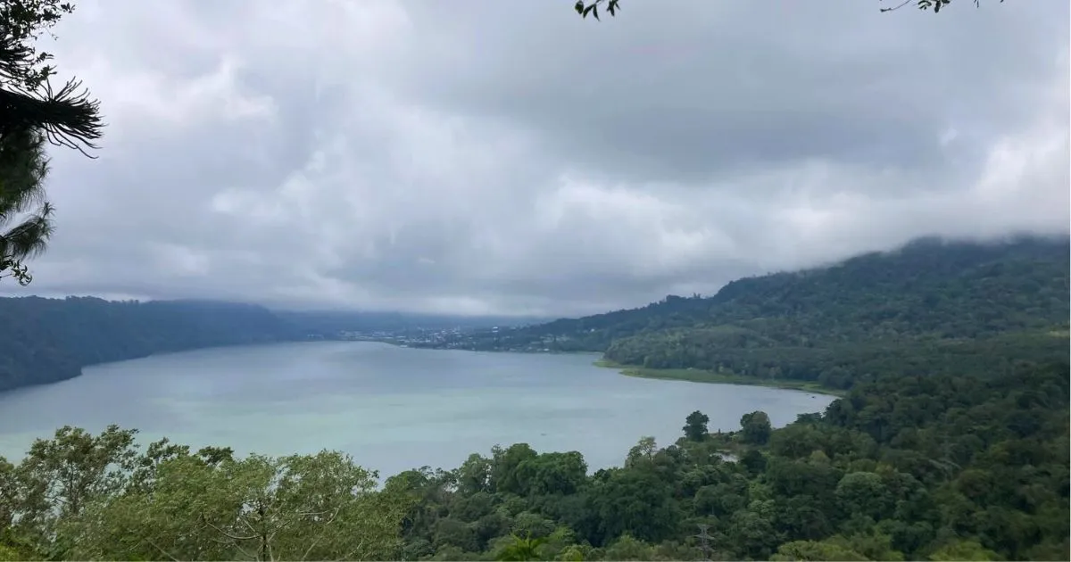 Danau Buyan Twin Lakes