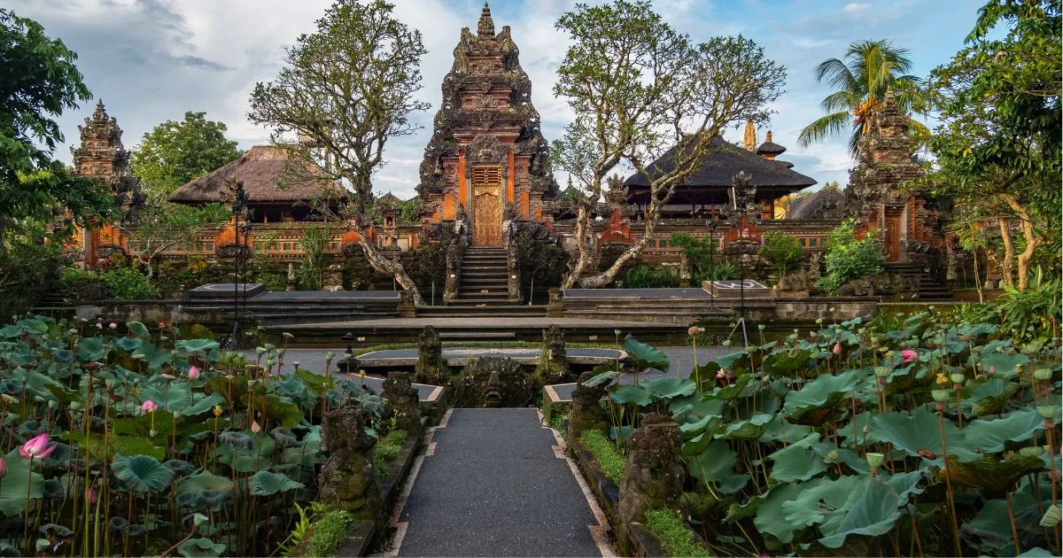 Pura Taman Saraswati