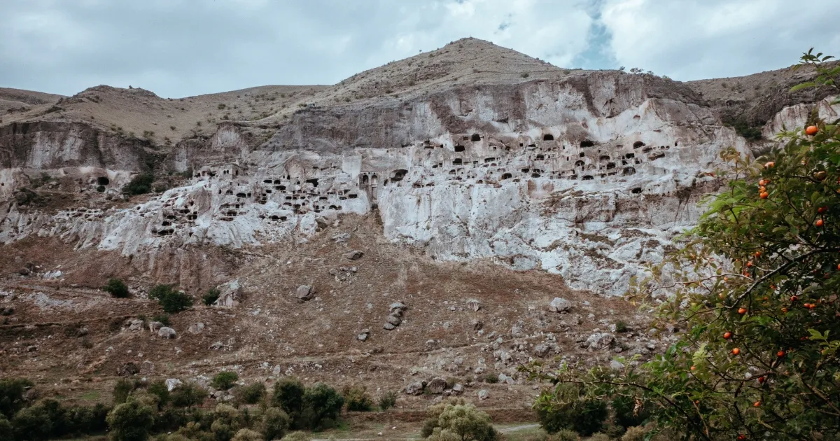 Vardzia skalní město v Gruzii