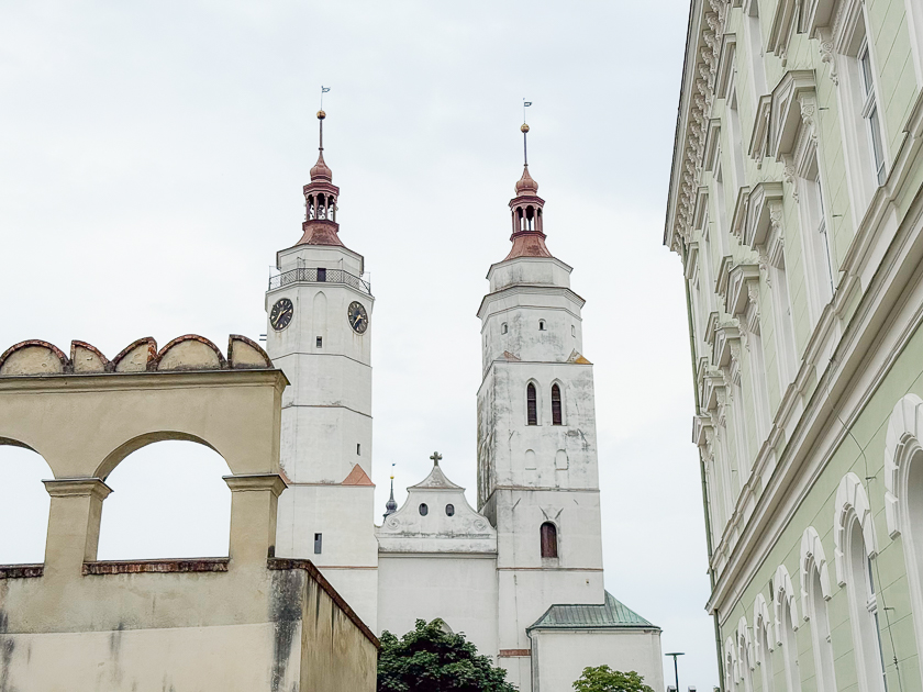 kostel sv. Martina s dvojicí věží
