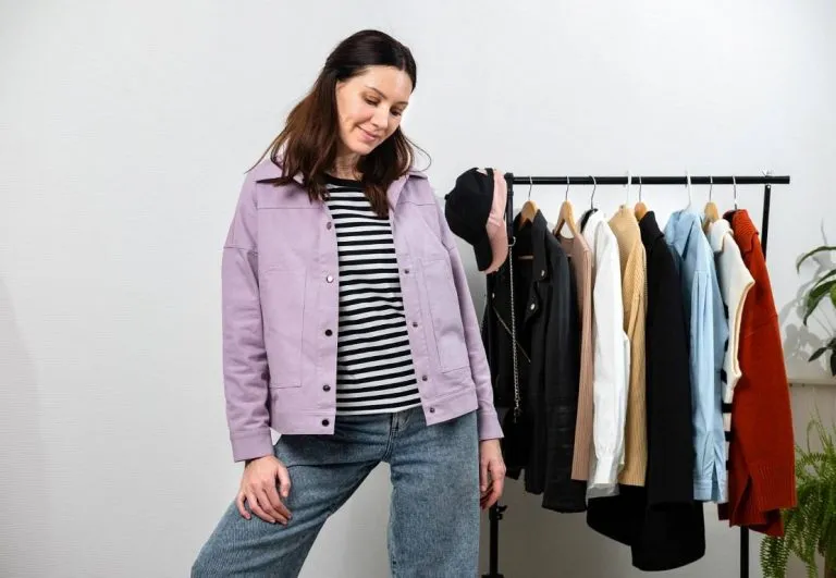 Jak nosit bundy v elegantním stylu? Pomůže vám správný střih i detaily