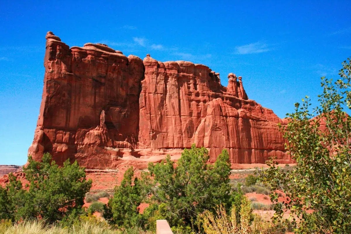 Courthouse Towers & Petrified Dunes — pouštní katedrály