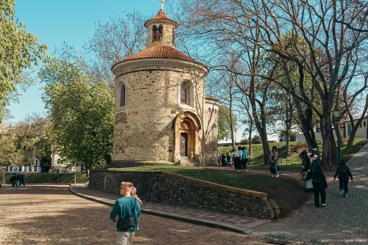 Vyšehrad: Guide till Prags andra borg (basilika, kyrkogård, murar) 9 Rotundan St. Martin på Vyšehrad