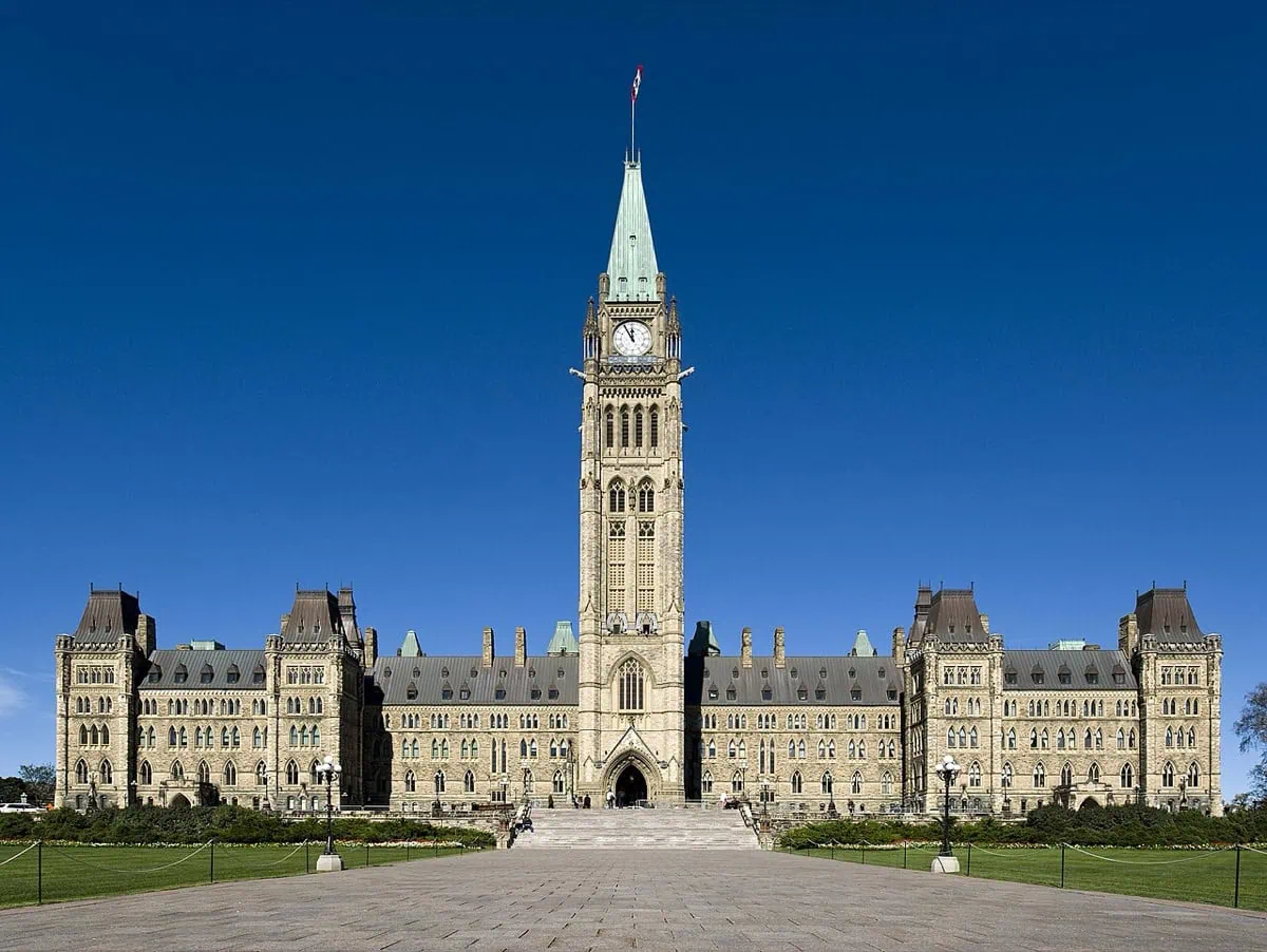 Ontário, Kanada: 35 tipů, co vidět a dělat 8 Centrální blok parlamentu na Parliament Hill v Ottawě