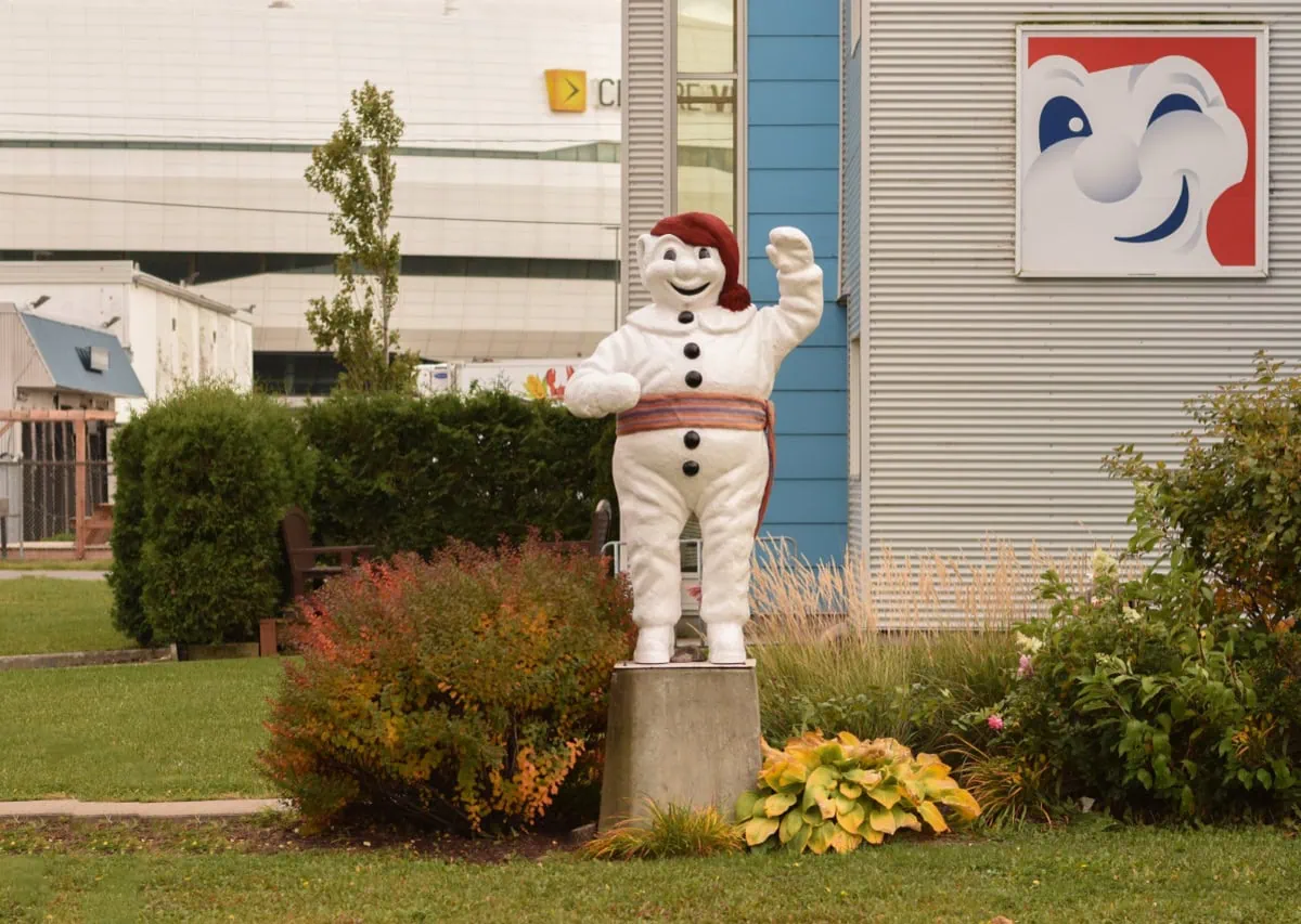 Provincie Quebec, Kanada: kompletní průvodce | 30+ tipů, co vidět a zažít 22 Bonhomme na zimním karnevalu v Quebecu