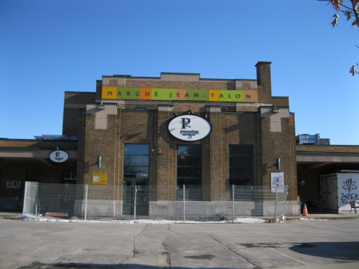 Montreal, Canada: 15 lucruri de văzut și de făcut 6 Cladirea pietei Marche Jean-Talon din Montreal