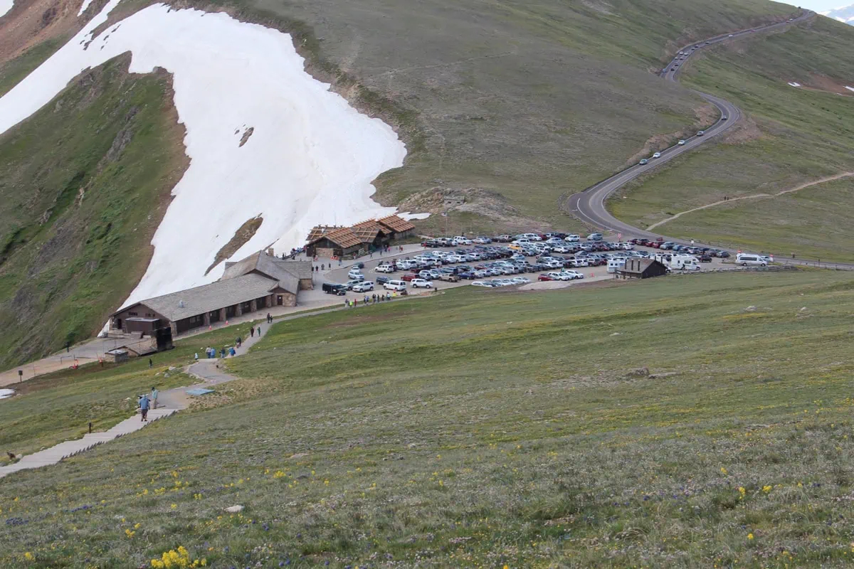 Alpine Visitor Center na vrcholu Trail Ridge Road