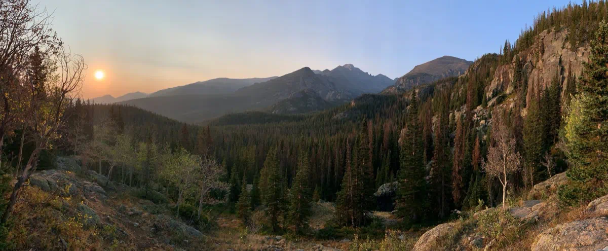 Vrchol Longs Peak, nejvyssi hora Rocky Mountain National Park