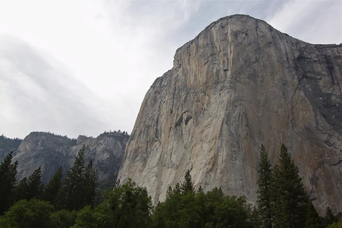 Zulovy monolit El Capitan v Yosemite