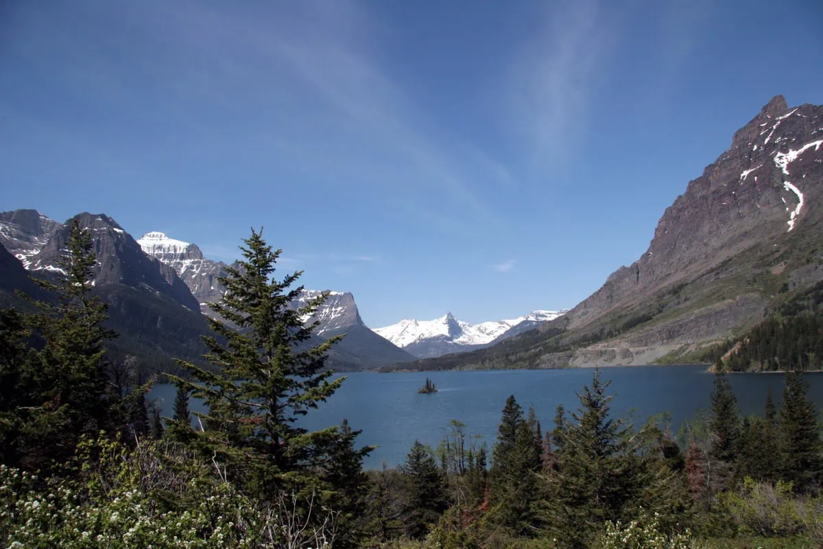 Wild Goose Island v jezere St. Mary Lake