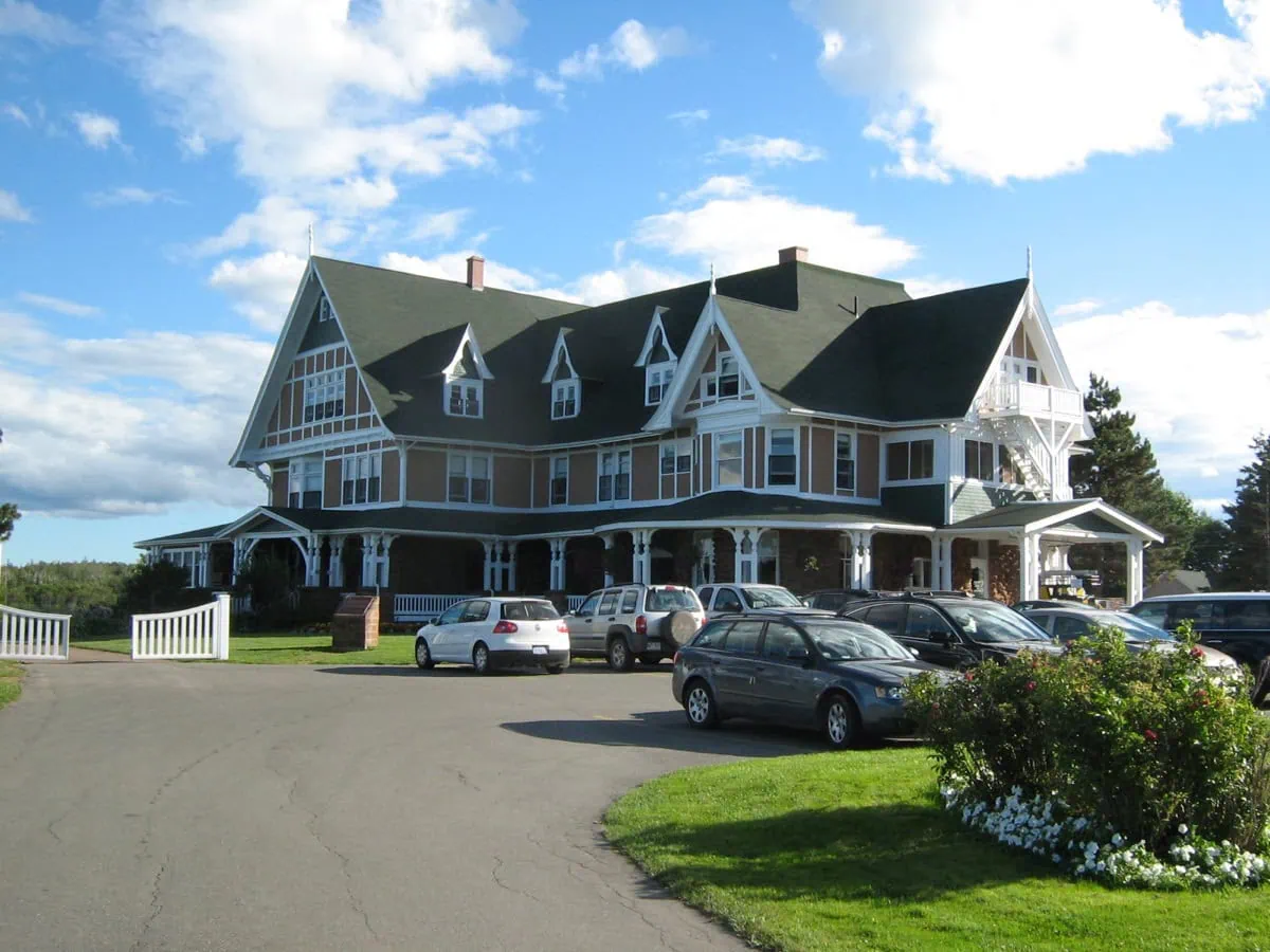 Historický hotel Dalvay-by-the-Sea v národním parku Prince Edward Island