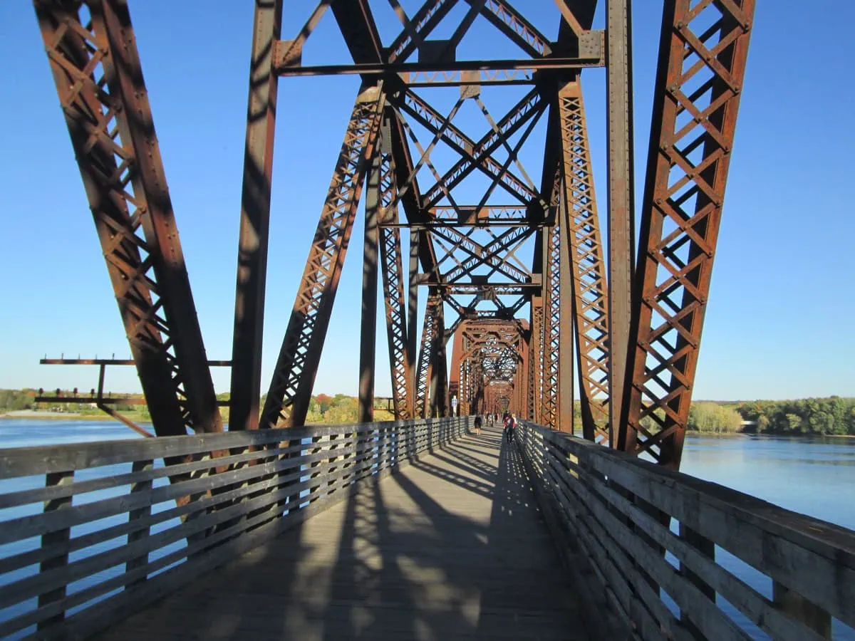 Bill Thorpe Walking Bridge ve Frederictonu