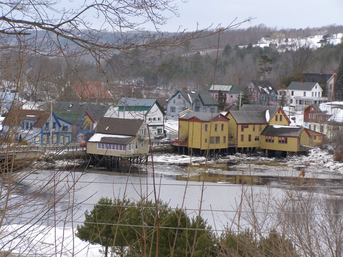 Annapolis Royal, Nova Scotia: 14 wskazówek, co zobaczyć i robić w najstarszym miasteczku Kanady 9 Malownicza wioska Bear River w Nova Scotia