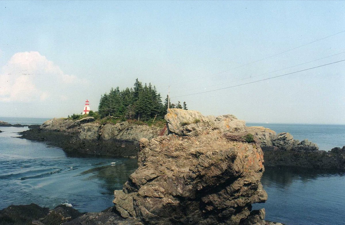 Campobello Island, New Brunswick : Guide de l'île tranquille où Roosevelt avait sa résidence d'été 2 Phare Head Harbour Lightstation (East Quoddy Lighthouse) sur Campobello Island