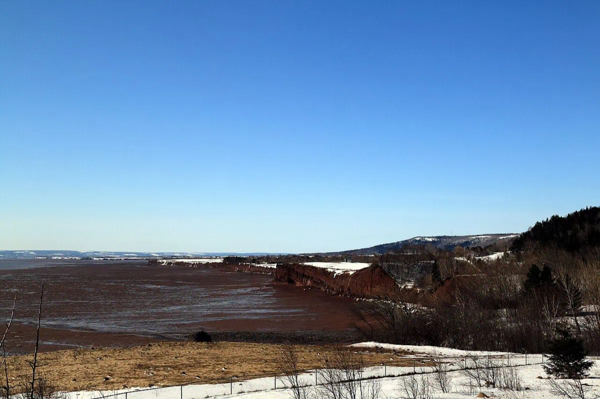 Wolfville, Nova Scotia: 15 tipů, co vidět a dělat v srdci Annapolis Valley 4 Rudé útesy Blomidon Provincial Park nad zálivem Minas Basin za odlivu