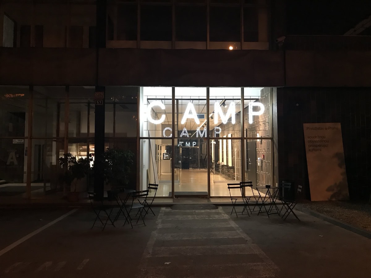 Casa Dansantă și Praga modernă: arhitectura secolelor XX și XXI 8 Intrarea în CAMP, Centrul de Arhitectură și Planificare Urbană din Praga