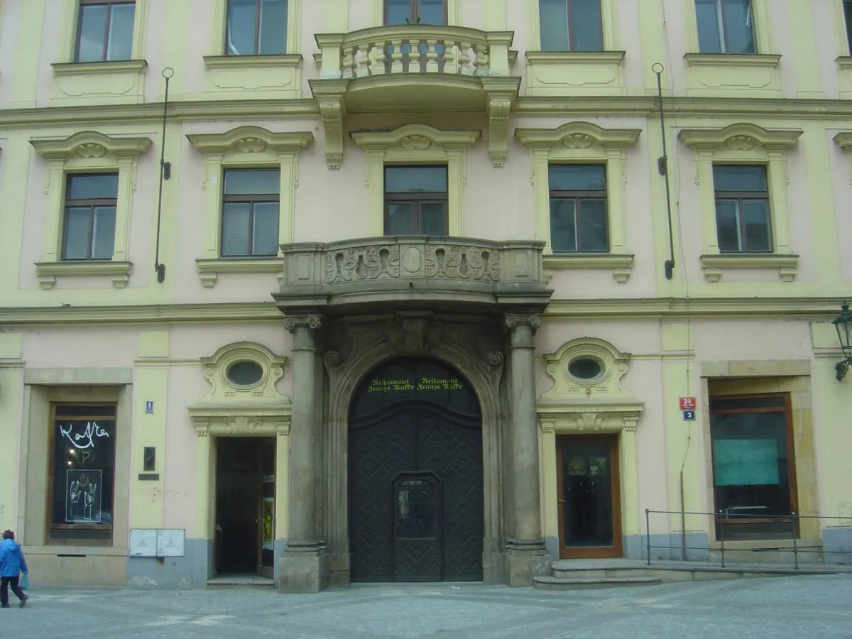 Rodný dům Franze Kafky na náměstí Franze Kafky v Praze